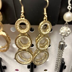 Fashionable earrings